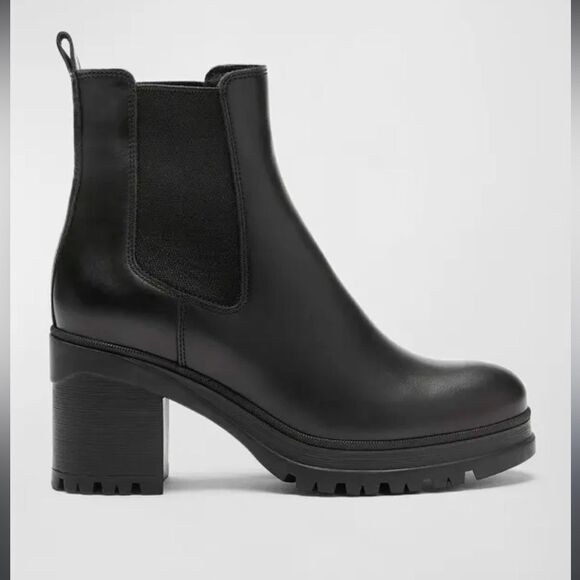 Marc Fisher Vanlisa Leather Lug Sole Pull On Chelsea Boots Size 11 NWOB - Picture 1 of 12